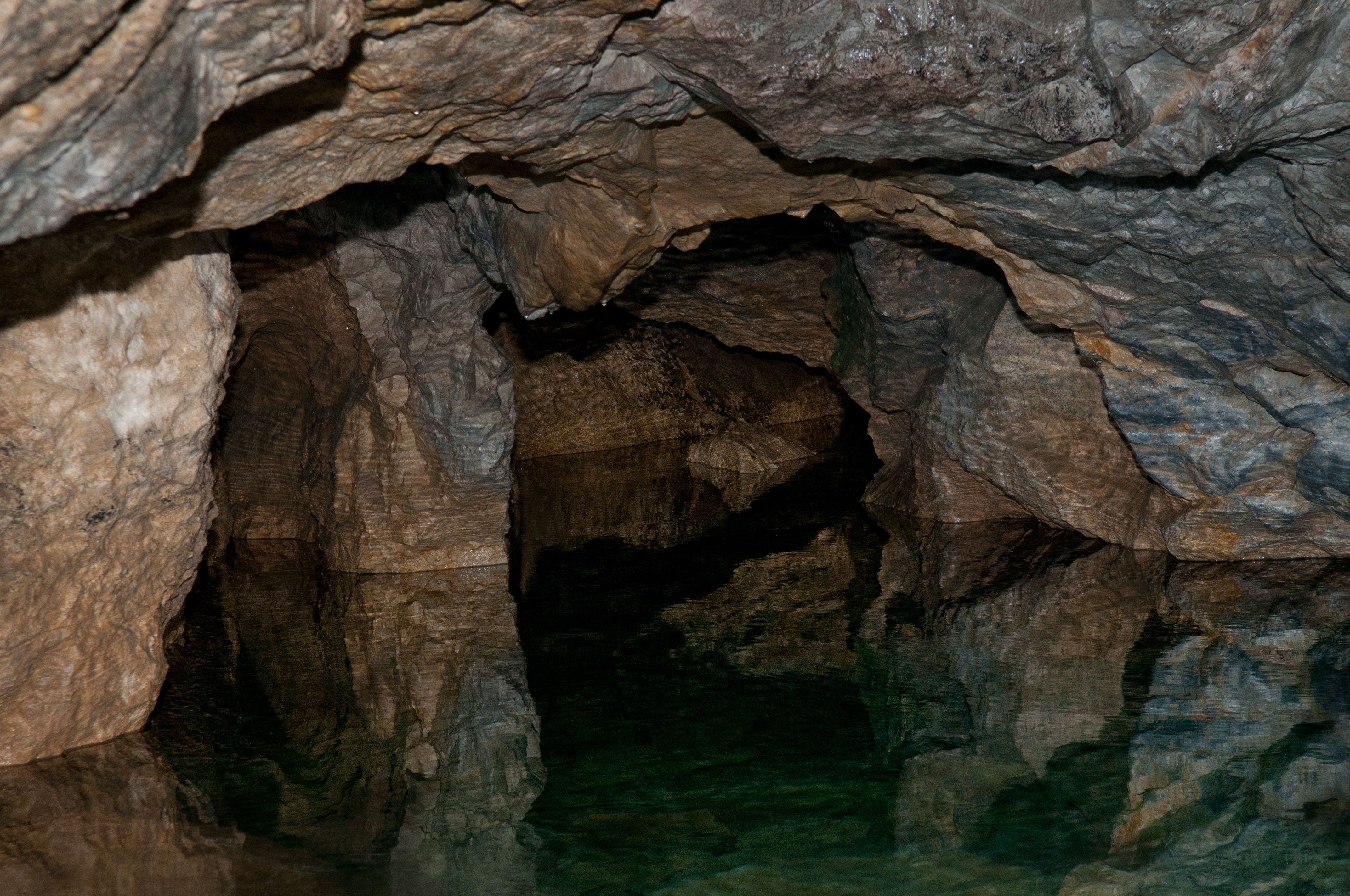 Wimsener Höhle - © Adobe Stock