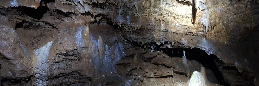 Syrauer Drachenhöhle - © Aagnverglaser - Eigenes Werk, CC BY-SA 4.0